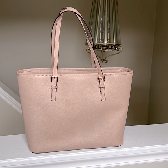 Michael Kors Jet Set Tote - Picture 2 of 6
